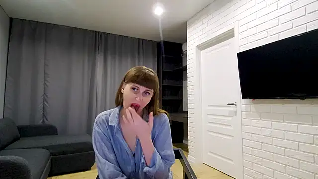Daniella Lorente online show from May 15, 10:52 pm