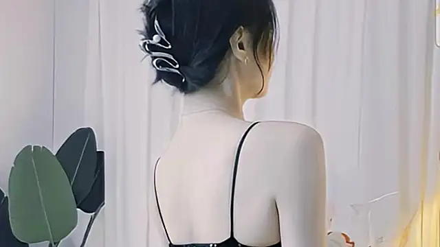 Roseonly  online show from June 14, 1:34 pm