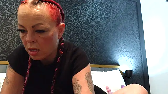 Snapshot of rileyraerhoads chatting on October 20, 1:18 am rileyraerhoads online show from October 20, 1:18 am