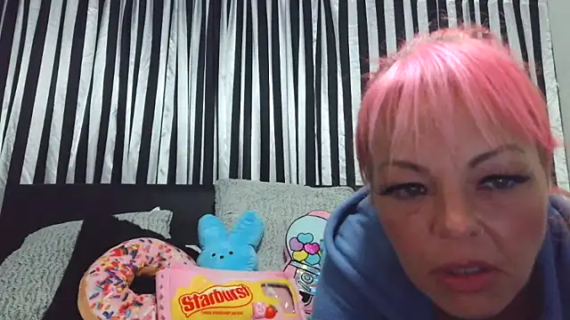Snapshot of rileyraerhoads chatting on September 27, 3:56 am rileyraerhoads online show from September 27, 3:56 am