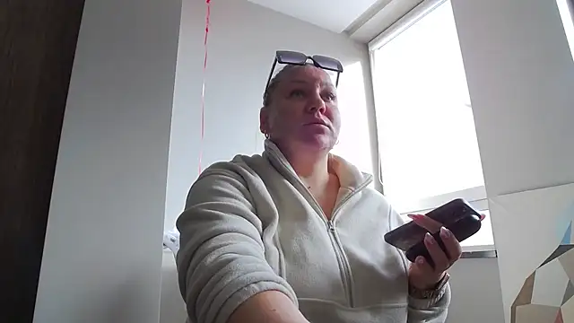 Snapshot of Anna_Curvy chatting on February 21, 8:07 am Anna Curvy online show from February 21, 8:07 am