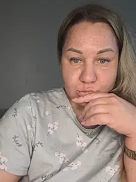 Anna Curvy online show from February 7, 9:50 am