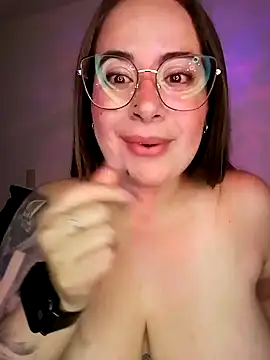 soofy   online show from April 11, 8:40 am