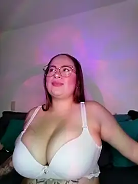 soofy   online show from February 25, 3:40 am