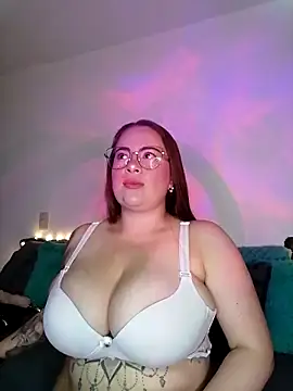 soofy   online show from March 10, 4:05 am