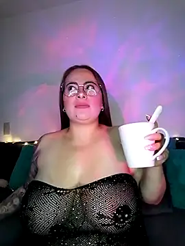soofy   online show from May 28, 3:47 am