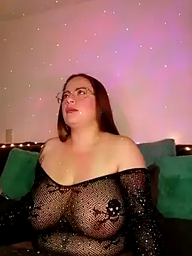 soofy   online show from November 18, 3:32 am