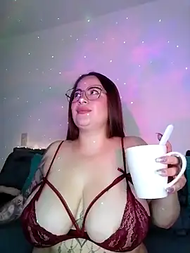 soofy   online show from March 18, 3:42 am