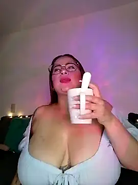 soofy   online show from February 6, 3:46 am