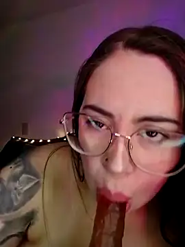 soofy   online show from February 20, 6:19 am