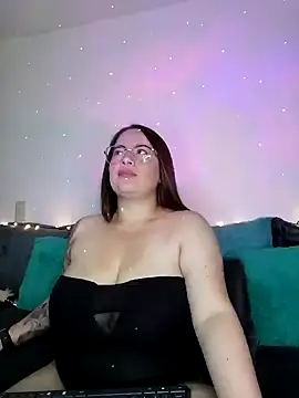 soofy   online show from November 8, 3:10 am