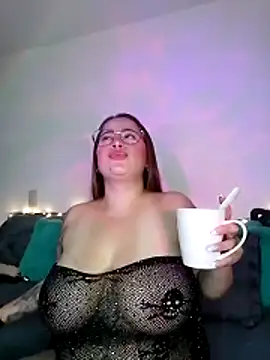 soofy   online show from February 10, 3:38 am