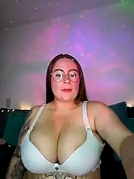 Snapshot of soofy__ chatting on July 7, 4:37 am soofy online show from July 7, 4:37 am