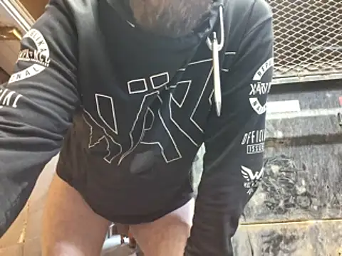 Snapshot of Frankdick01 chatting on January 11, 11:00 pm Frankdick01 online show from January 11, 11:00 pm