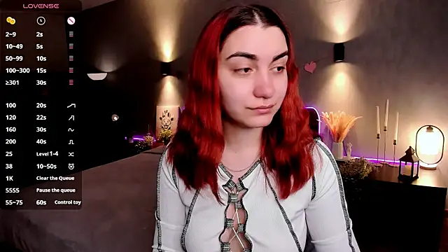 hannacheekss  online show from July 13, 2:11 am