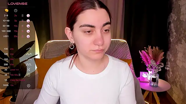 hannacheekss  online show from February 19, 2:08 am