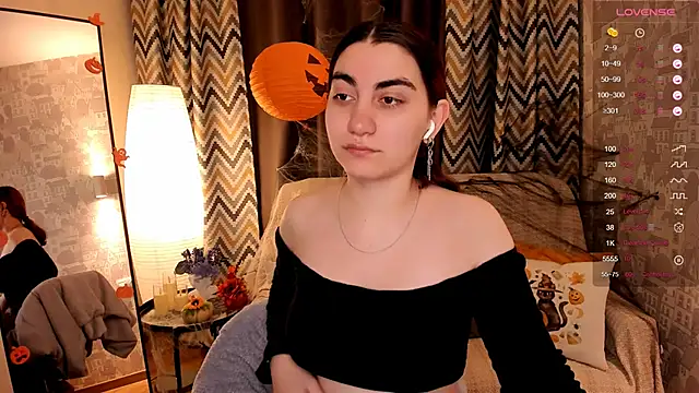 hannacheekss  online show from October 23, 2:10 am