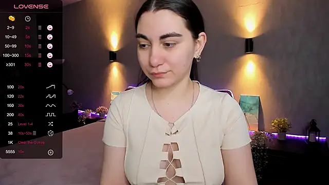 Snapshot of hannacheekss_ chatting on February 28, 2:09 am hannacheekss online show from February 28, 2:09 am