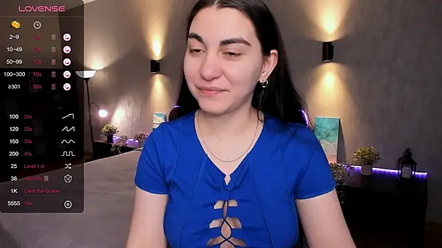 Snapshot of hannacheekss_ chatting on March 4, 2:17 am hannacheekss online show from March 4, 2:17 am