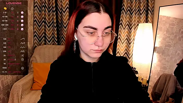 hannacheekss  online show from November 7, 2:05 am