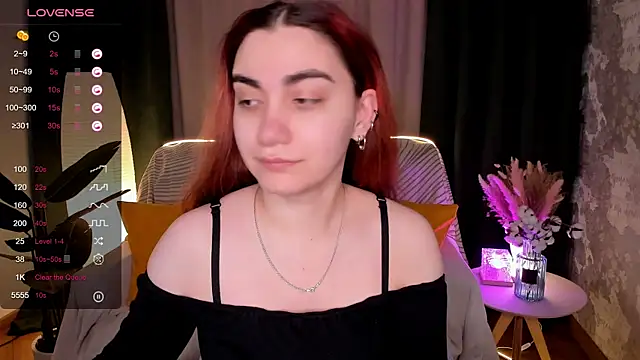 hannacheekss  online show from February 18, 2:09 am