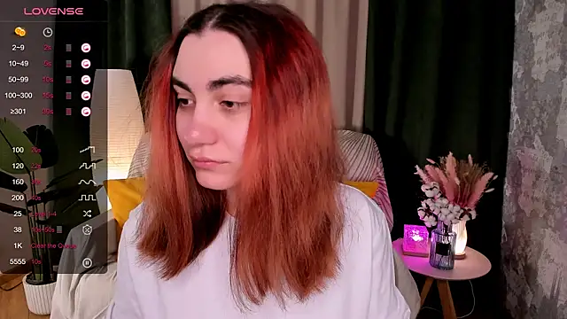 hannacheekss  online show from April 1, 2:02 am