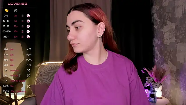 Snapshot of hannacheekss_ chatting on October 15, 2:10 am hannacheekss online show from October 15, 2:10 am