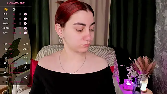 hannacheekss  online show from April 29, 2:05 am