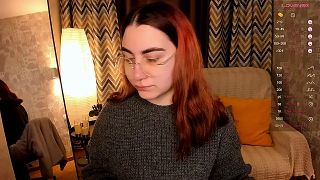 hannacheekss  online show from November 6, 2:04 am