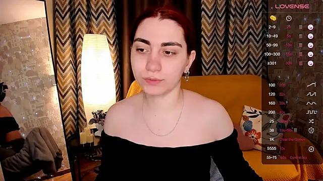 hannacheekss  online show from April 14, 2:05 am