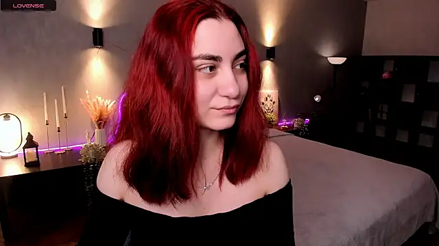 hannacheekss  online show from April 17, 2:03 am