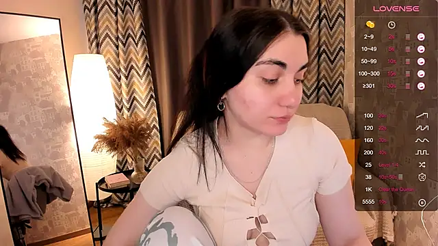 Snapshot of hannacheekss_ chatting on March 18, 5:12 am hannacheekss online show from March 18, 5:12 am