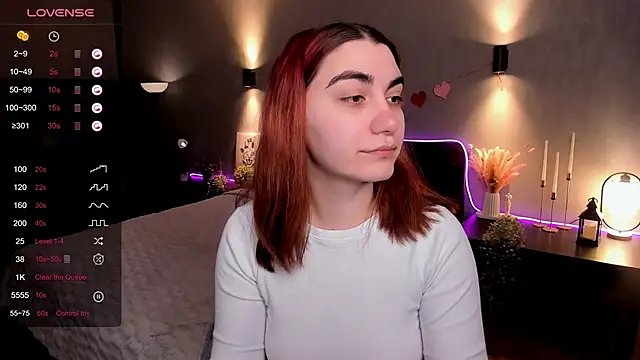 hannacheekss  online show from February 25, 2:01 am