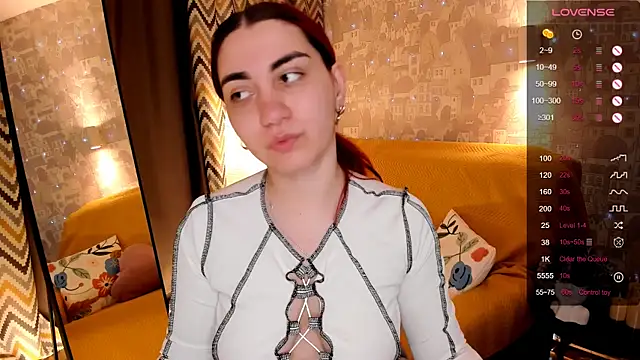 hannacheekss  online show from June 26, 2:06 am