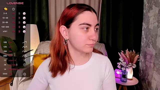 hannacheekss  online show from March 28, 2:01 am