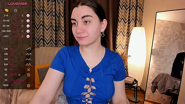 Snapshot of hannacheekss_ chatting on March 1, 2:04 am hannacheekss online show from March 1, 2:04 am