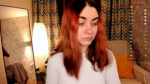 hannacheekss  online show from November 5, 2:03 am