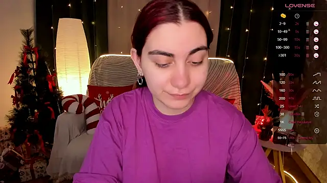 hannacheekss  online show from December 18, 2:05 am