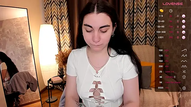 Snapshot of hannacheekss_ chatting on March 3, 2:11 am hannacheekss online show from March 3, 2:11 am