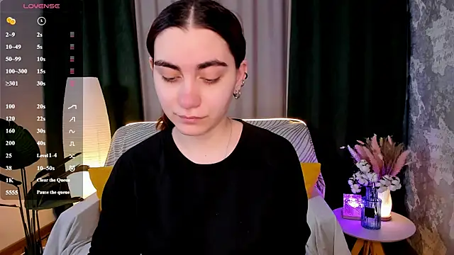 hannacheekss  online show from March 19, 2:22 am