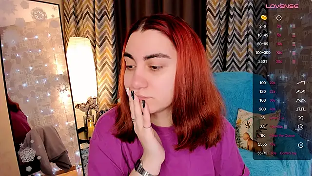 hannacheekss  online show from December 17, 2:05 am