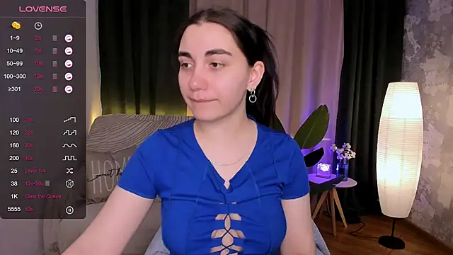 Snapshot of hannacheekss_ chatting on February 17, 9:03 am hannacheekss online show from February 17, 9:03 am
