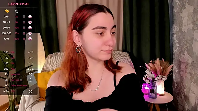 hannacheekss  online show from March 24, 2:00 am