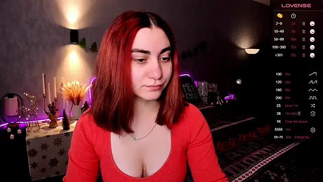 hannacheekss  online show from December 19, 2:15 am