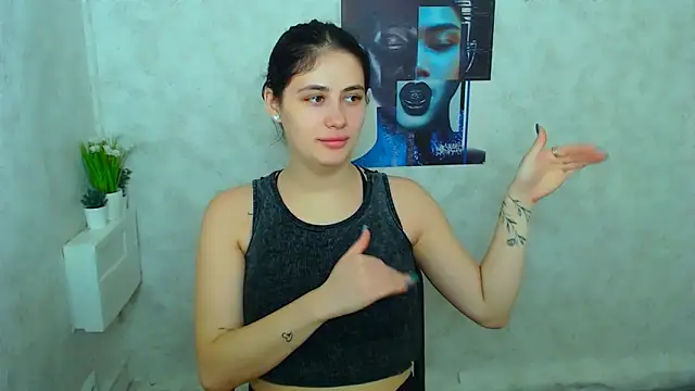 Snapshot of AliceSexyyy_ chatting on November 6, 10:19 am AliceSexyyy online show from November 6, 10:19 am