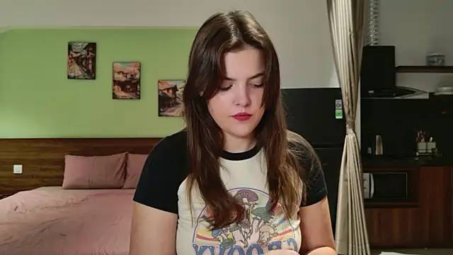 showmeparadise online show from August 4, 1:59 pm