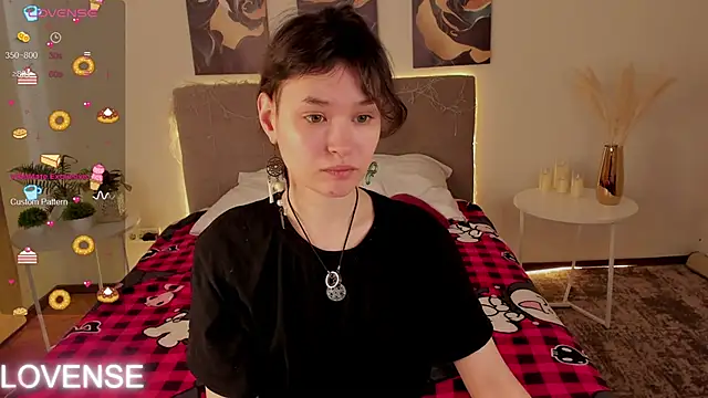 Emily Strikeee online show from March 25, 1:50 am