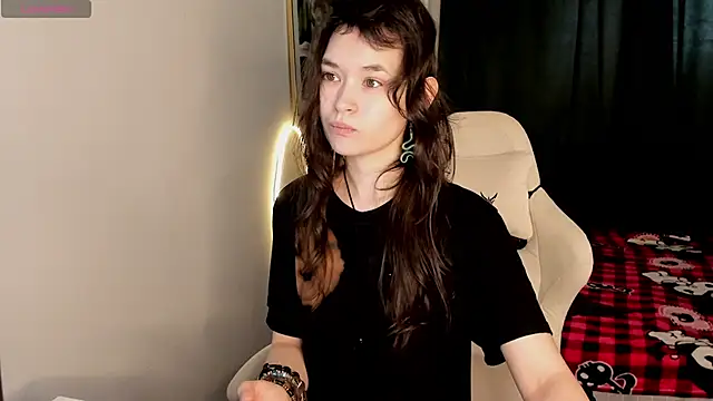 Emily Strikeee online show from March 15, 4:19 am