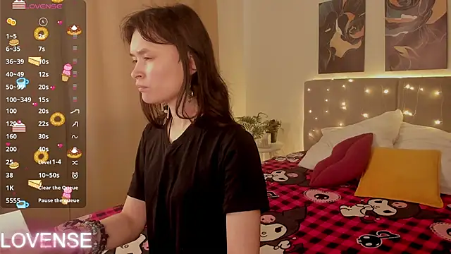 Emily Strikeee online show from April 20, 1:30 am