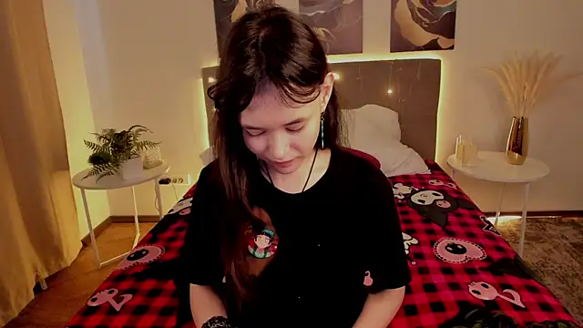 Emily Strikeee online show from May 15, 1:47 am